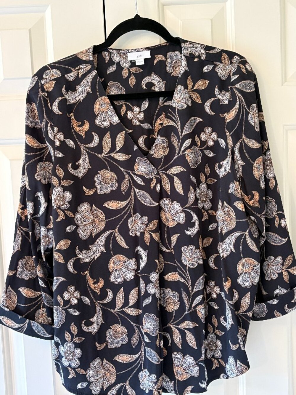 NWOT J. Jill Black Blouse w/ Beige, Silver White & Metallic Floral Designs Sz M